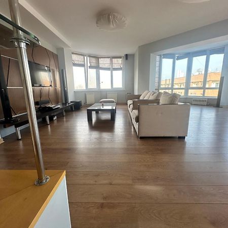 Whitefort Apartment Almati Kültér fotó